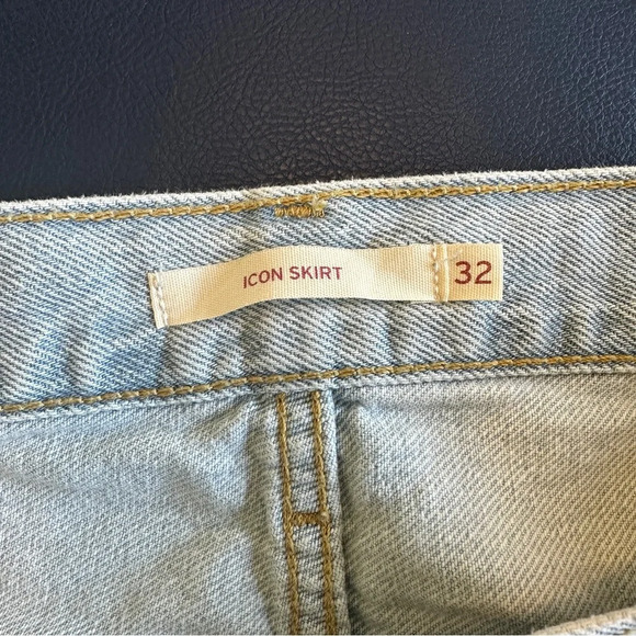 Levi's Icon Button-fly denim mini skirt SIZE 32 - Picture 2 of 5